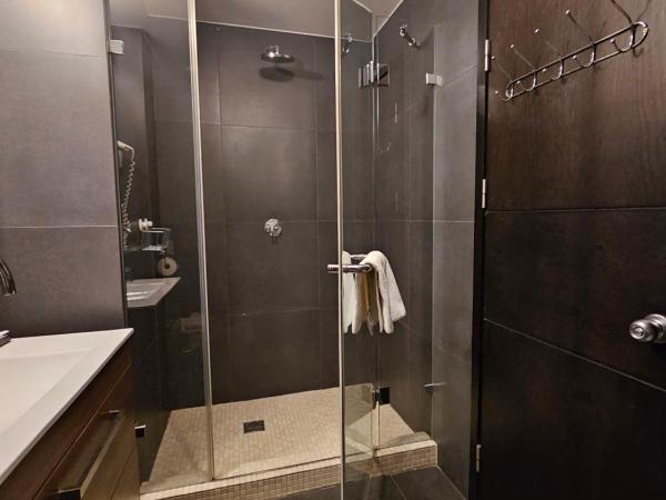 Budapest Tower : photo 1 de la chambre chambre double standard