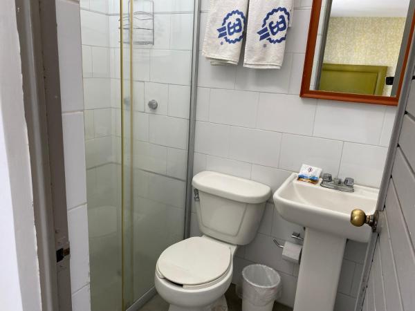 Hotel Suites Regina : photo 7 de la chambre chambre lits jumeaux premium