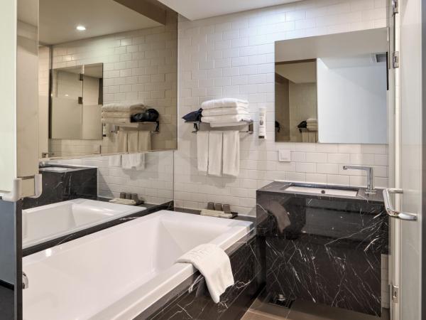 Sotetsu Hotels The Splaisir Seoul Myeongdong : photo 1 de la chambre chambre familiale supérieure lits jumeaux