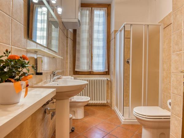 Palazzo Rivola : photo 4 de la chambre chambre double ou lits jumeaux avec salle de bains privative externe