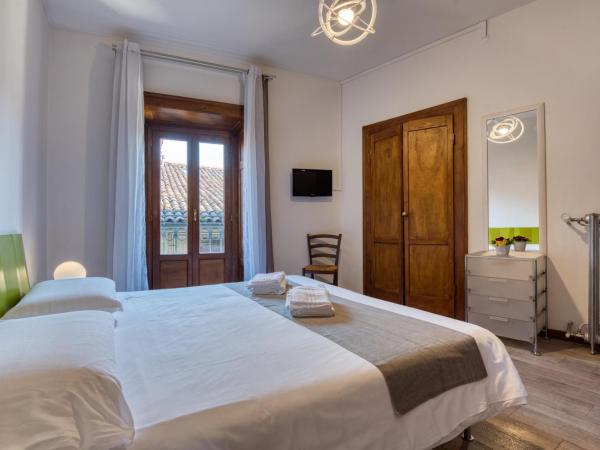 Palazzo Rivola : photo 2 de la chambre chambre double ou lits jumeaux avec salle de bains privative externe