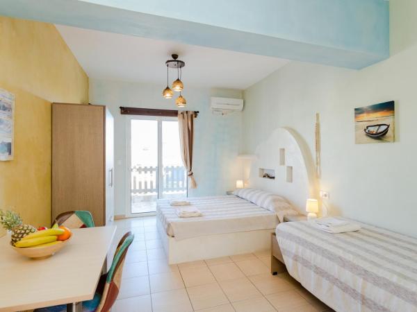 Christos studios and family apartments : photo 2 de la chambre studio - vue sur mer