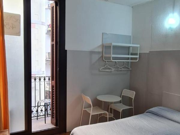 Pensión 45 : photo 2 de la chambre chambre double avec balcon