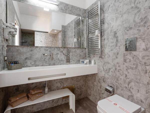 Partenope Relais : photo 4 de la chambre suite deluxe avec baignoire spa