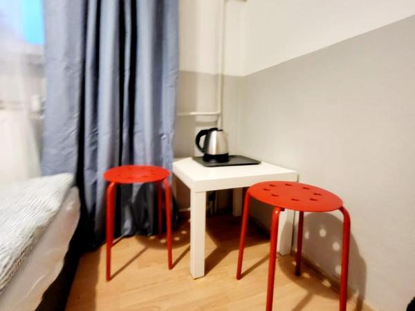 Tanie spanie Wilda - Zameldowanie bezobsługowe - : photo 3 de la chambre petite chambre double ou lits jumeaux