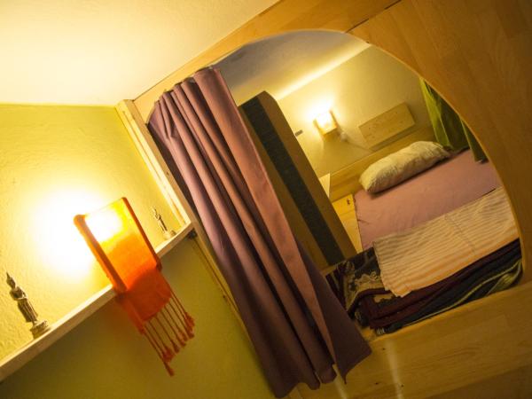 Shantihome : photo 2 de la chambre lit capsule dans dortoir mixte de 4 lits