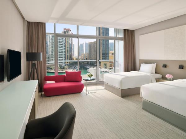 InterContinental Dubai Marina, an IHG Hotel : photo 1 de la chambre chambre lits jumeaux premium avec balcon et vue sur le port de plaisance