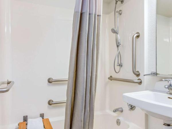 Motel 6-Phoenix, AZ - West : photo 1 de la chambre chambre double - accessible aux personnes à mobilité réduite