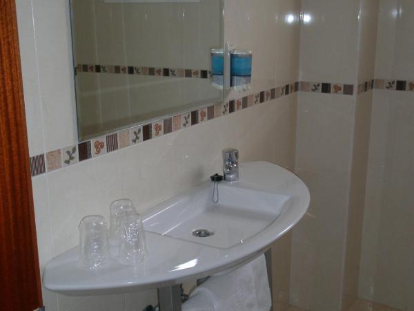 Hotel Mayna : photo 6 de la chambre chambre double