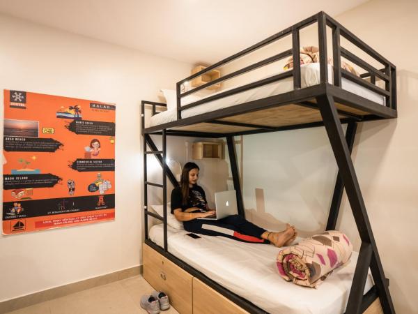Zostel Mumbai : photo 2 de la chambre lit superposé dans dortoir pour femmes