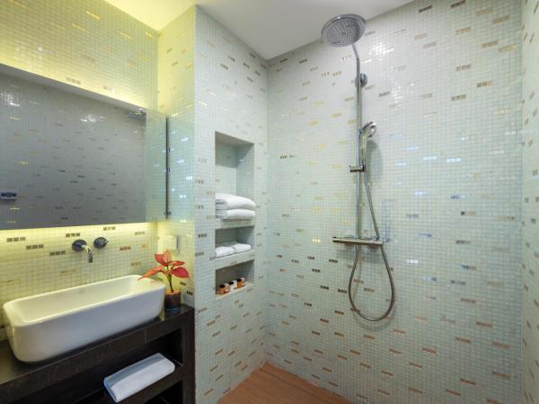 The Clouds Apartment : photo 5 de la chambre chambre double deluxe avec douche