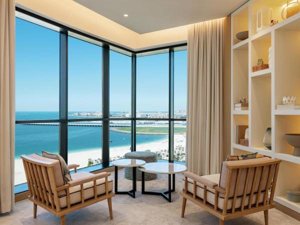 Le Royal Meridien Beach Resort & Spa Dubai : photo 4 de la chambre suite royale exécutive 1 chambre avec 1 lit king-size - accès au salon club et navette depuis l'aéroport de dubaï