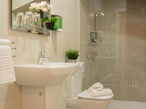 Bilbao ROOMS & KITCHEN Zorroza : photo 7 de la chambre chambre double avec lit d'appoint