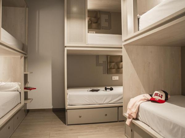 room00 Salvador Hostel : photo 6 de la chambre lit dans dortoir mixte de 6 lits avec salle de bains privative