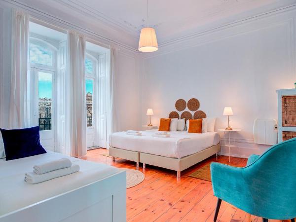 Chalet D´Ávila Guest House : photo 1 de la chambre chambre quadruple avec salle de bains commune