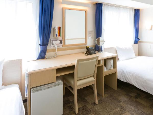 Toyoko Inn Tokyo Keihin Tohoku sen Oji eki Kita guchi : photo 3 de la chambre chambre lits jumeaux accessible aux personnes à mobilité réduite - non-fumeurs