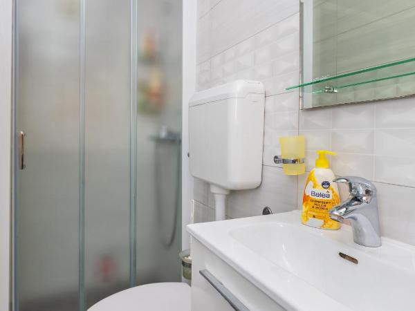 Rooms Ivo : photo 9 de la chambre chambre double avec salle de bains privative