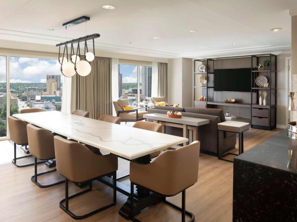 Hyatt Regency San Antonio Riverwalk : photo 2 de la chambre suite