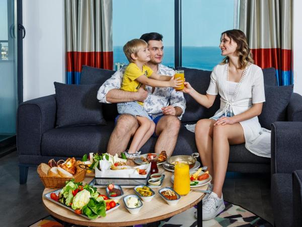 Optimum Luxury Hotel&Spa : photo 6 de la chambre suite deluxe - vue sur mer