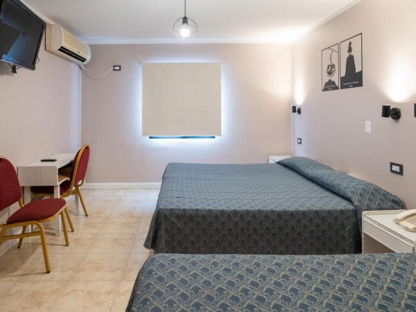 Hotel Marilian : photo 4 de la chambre chambre triple standard