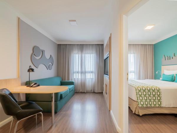 Mercure Sao Paulo Pinheiros : photo 1 de la chambre suite exécutive avec 1 lit queen-size