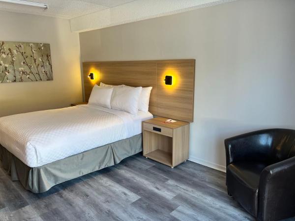 Econo Lodge Airport Quebec : photo 10 de la chambre chambre avec 1 lit queen-size - 2e étage (chambre non-fumeurs)