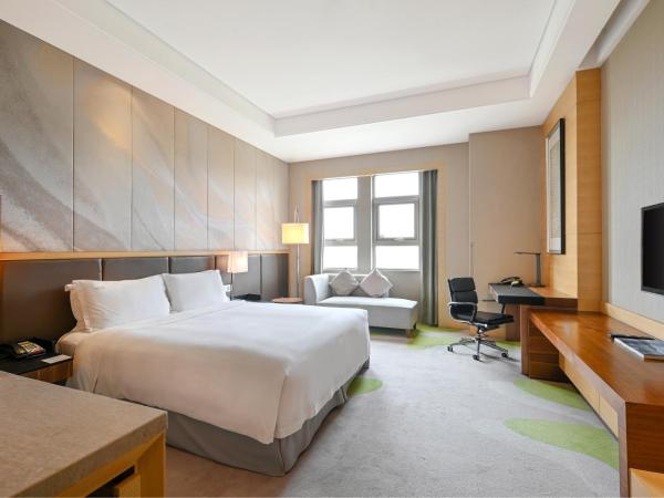 Holiday Inn Qingdao Expo, an IHG Hotel : photo 2 de la chambre chambre lit king-size standard