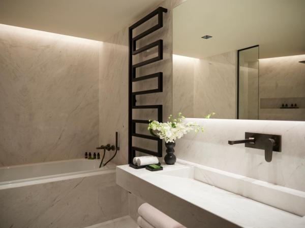 Dusit Suites Athens : photo 3 de la chambre suite avec balcon