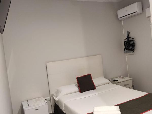 Hostal Jireh : photo 1 de la chambre petite chambre double