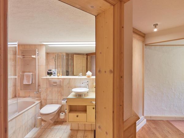 ERMITAGE Wellness- & Spa-Hotel : photo 2 de la chambre chambre simple - vue sur montagne