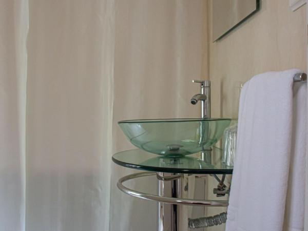 O'Porto Seven - Guest House : photo 4 de la chambre chambre double avec baignoire spa