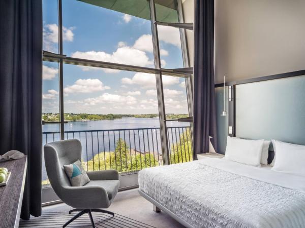 Le Méridien Hamburg : photo 1 de la chambre suite en duplex - vue sur alster et lac