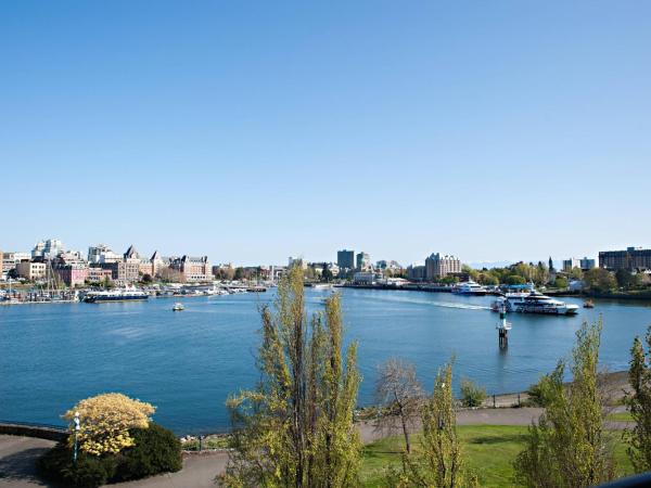 Delta Hotels by Marriott Victoria Ocean Pointe Resort : photo 4 de la chambre suite 1 chambre 1 lit king-size avec canapé-lit - vue sur eau