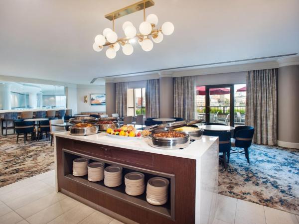 Delta Hotels by Marriott Victoria Ocean Pointe Resort : photo 6 de la chambre chambre lit king-size club