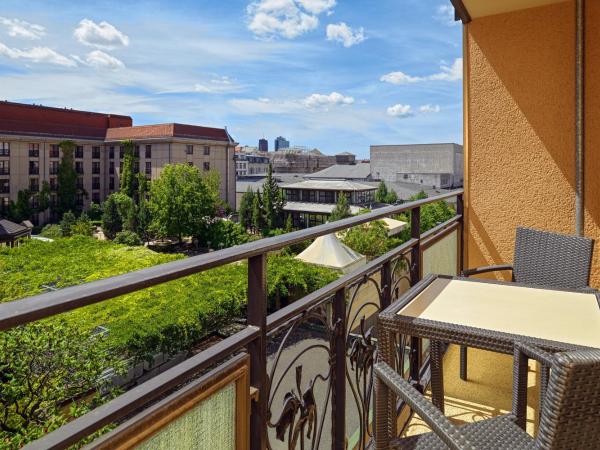 The Westin Grand Berlin : photo 5 de la chambre chambre lit king-size supérieure jardin avec balcon