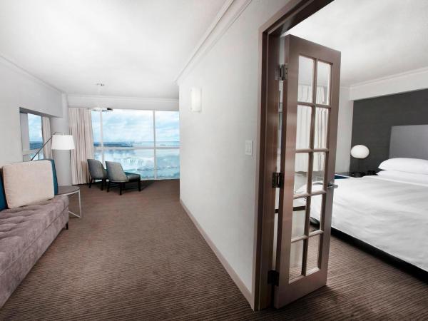 Niagara Falls Marriott on the Falls : photo 3 de la chambre suite présidentielle junior avec canapé-lit