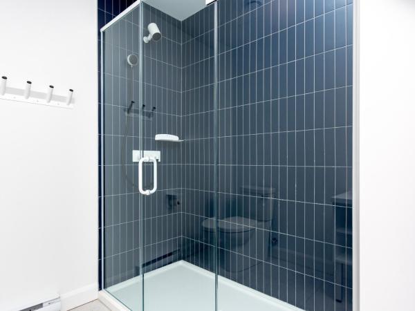 Les Lofts St-François - Par Les Lofts Vieux-Quebec : photo 5 de la chambre penthouse saint-françois avec toit-terrasse privé et spa - sf601