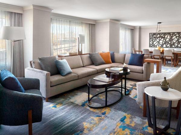 Atlanta Airport Marriott Gateway : photo 2 de la chambre suite hospitalité lit king-size