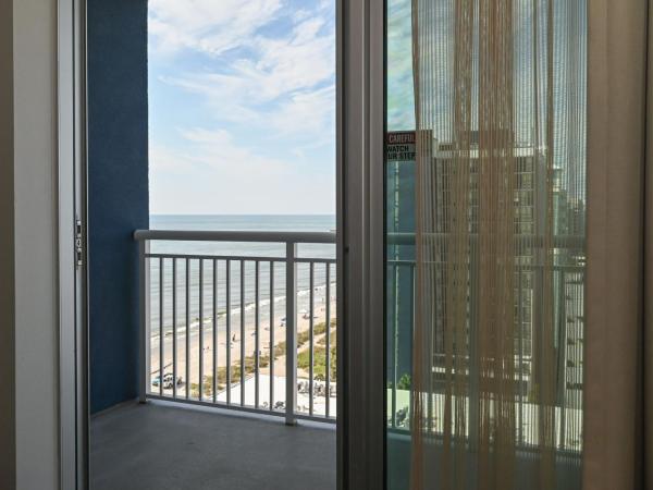 Residence Inn by Marriott Myrtle Beach Oceanfront : photo 6 de la chambre studio suite with two queen beds and sofa bed