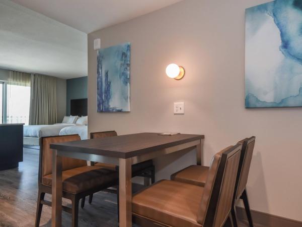 Residence Inn by Marriott Myrtle Beach Oceanfront : photo 3 de la chambre large oceanfront executive studio suite with balcony