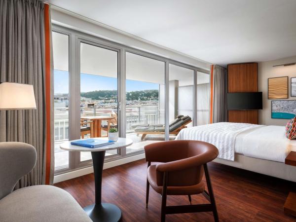 Le Meridien Nice : photo 1 de la chambre chambre lit king-size exécutive – vue sur ville