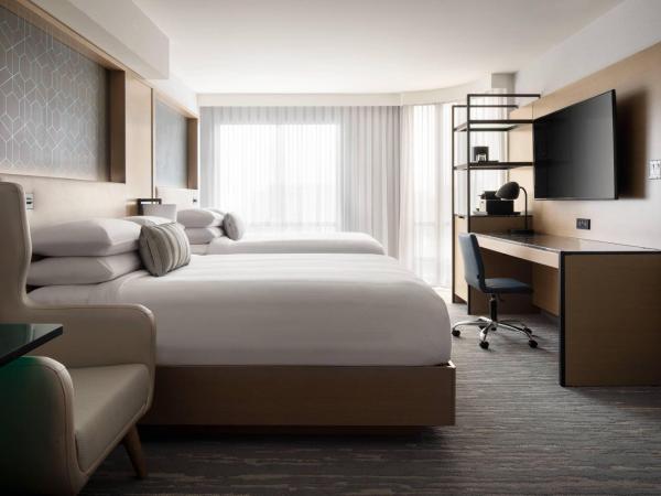 Vancouver Airport Marriott Hotel : photo 1 de la chambre chambre deluxe avec 2 lits queen-size