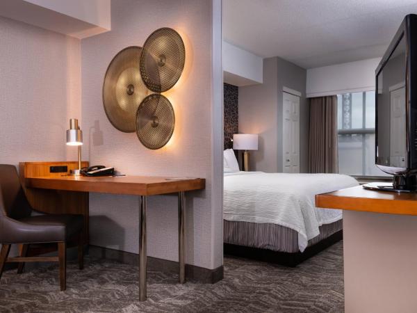 SpringHill Suites by Marriott Pittsburgh North Shore : photo 3 de la chambre studio lit king-size avec canapé-lit