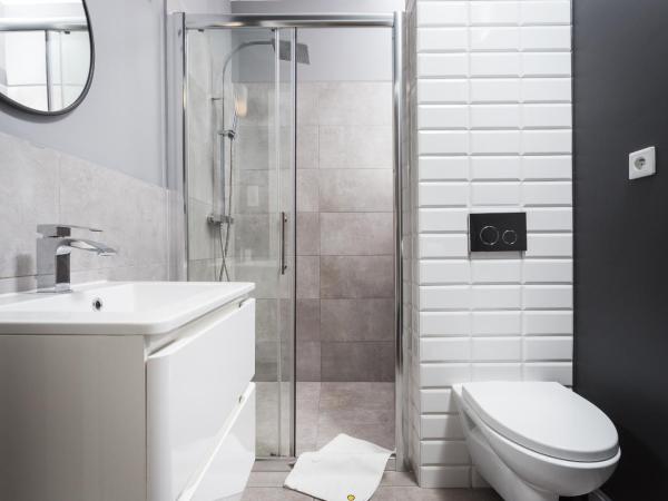 InPoint Apartments G13 near Old Town & Kazimierz : photo 3 de la chambre studio lit king-size avec canapé-lit