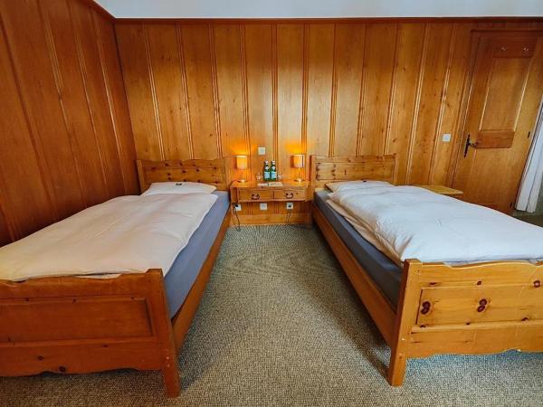 Arche de Noé B&B : photo 2 de la chambre chambre double avec salle de bains commune - rez-de-chaussée