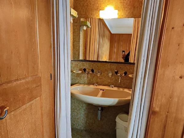 Arche de Noé B&B : photo 4 de la chambre chambre double avec salle de bains commune - rez-de-chaussée