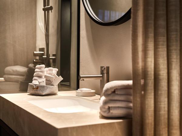 Clounys Hotel : photo 7 de la chambre chambre double deluxe (2 adultes + 1 enfant)