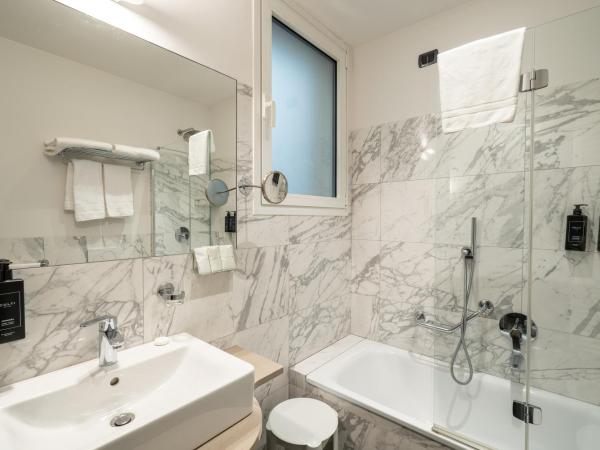 Hotel Regina : photo 8 de la chambre chambre double ou lits jumeaux