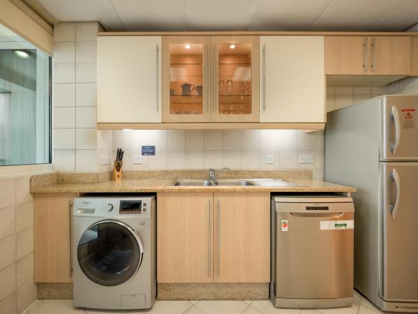 Oaks Liwa Heights Hotel Suites : photo 3 de la chambre suite deluxe 1 chambre - vue sur lac