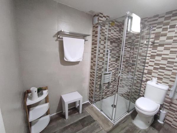 hostal olozaga : photo 9 de la chambre chambre quadruple confort